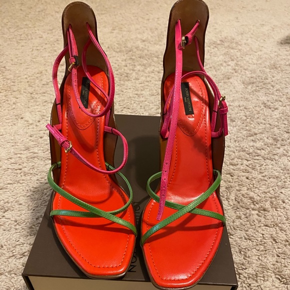 New LV sandals! - Picture 1 of 8